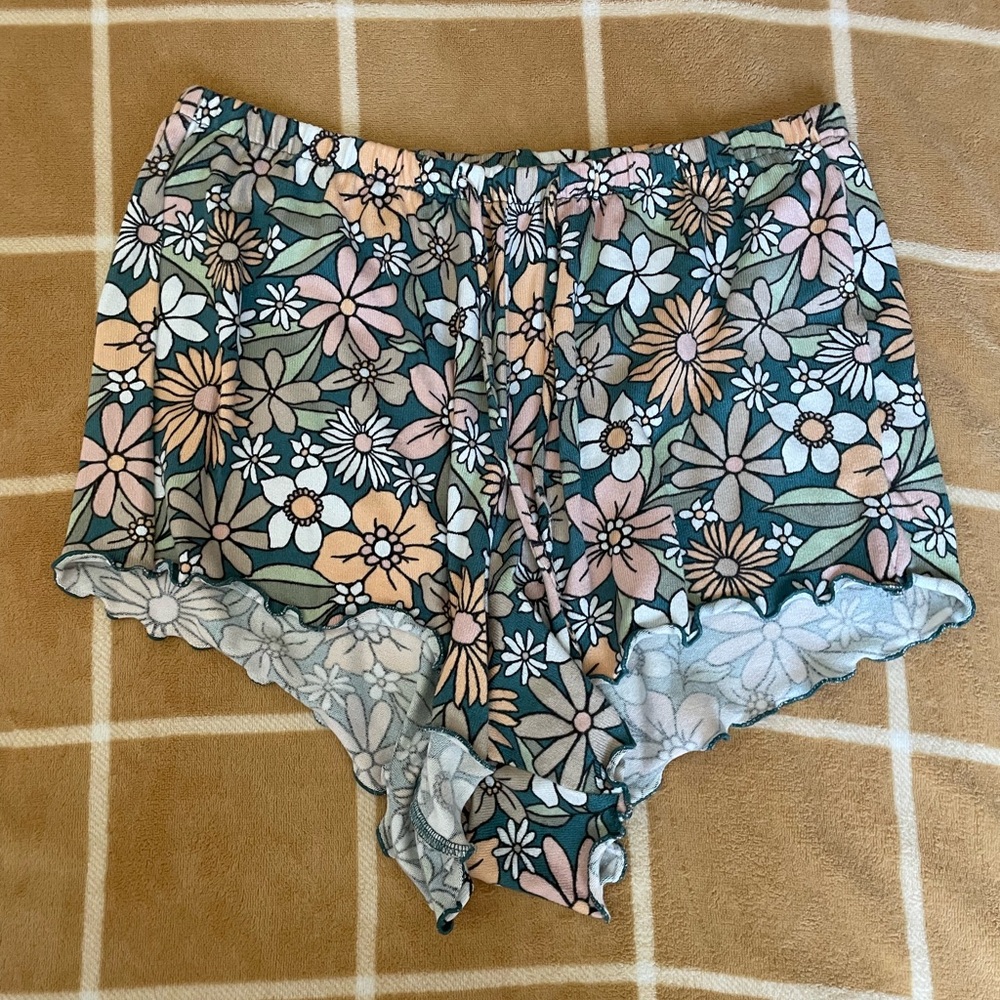Gilly Hicks Floral Sleepwear with Pastel Hues